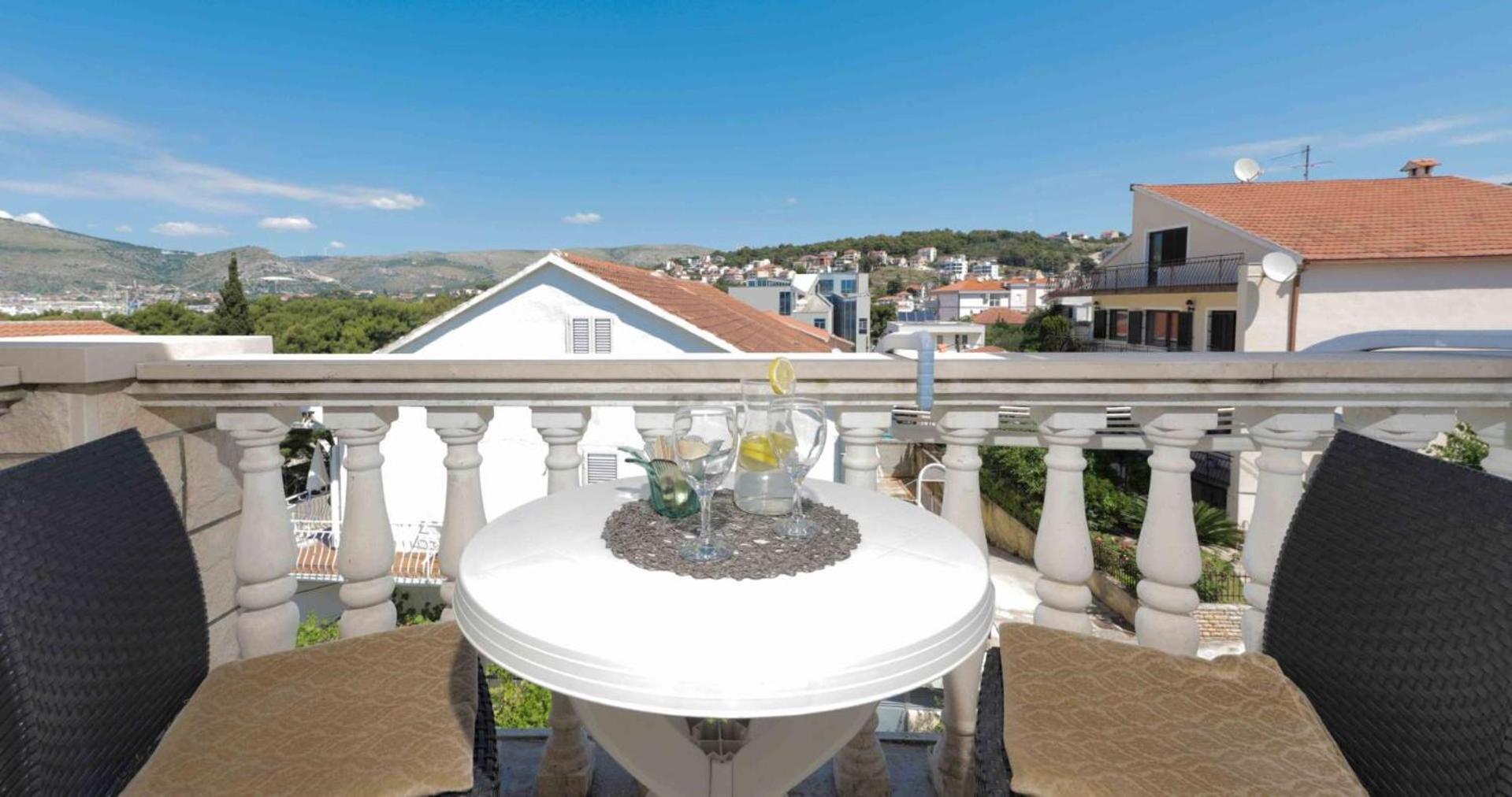 Apartments Lovric Trogir Eksteriør billede