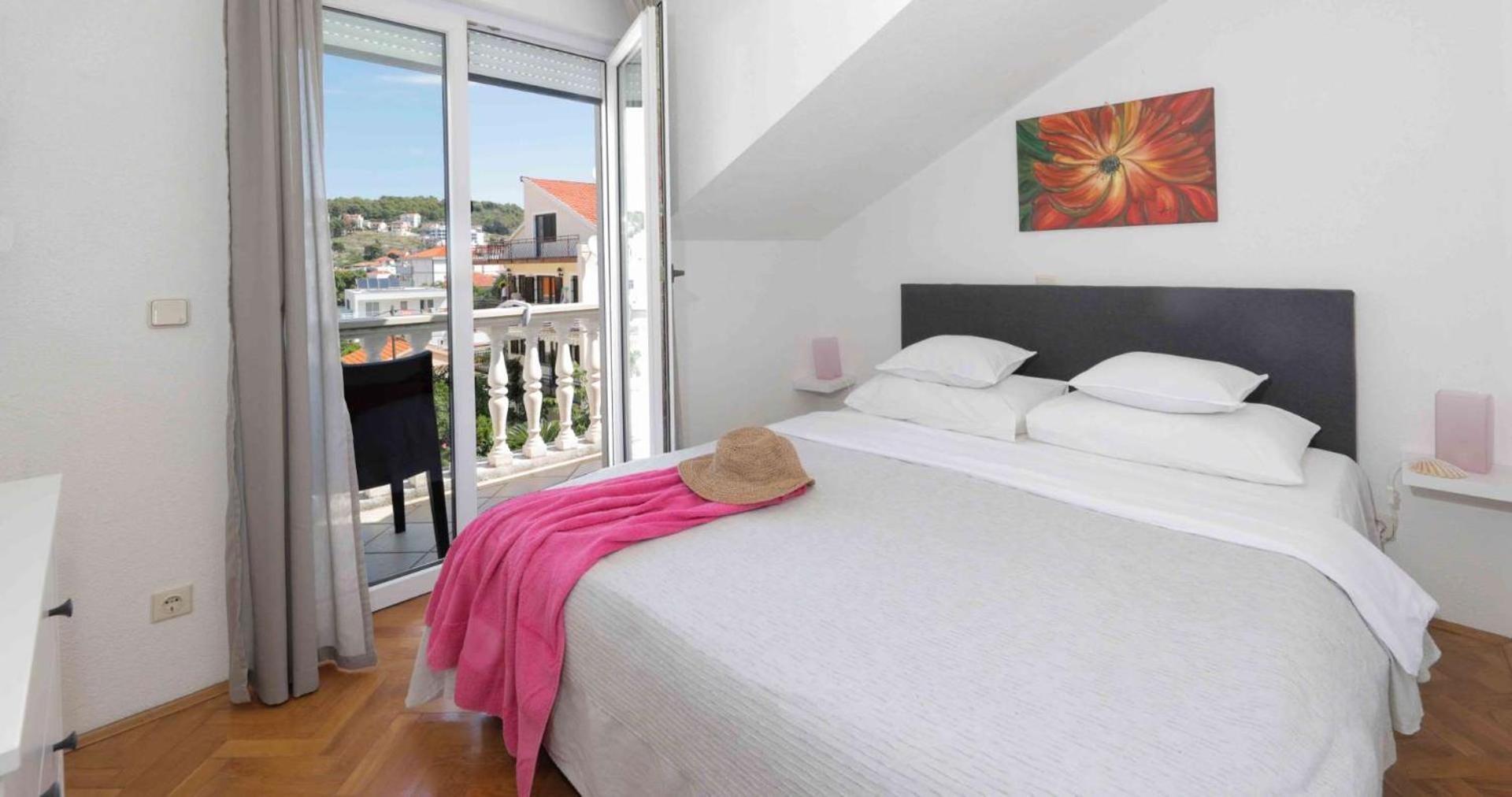 Apartments Lovric Trogir Eksteriør billede